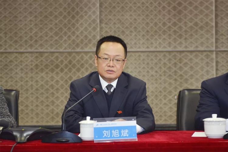 狂操美女老师视频的相关介绍