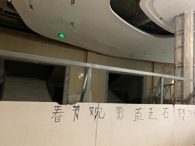 女人18毛片…的相关介绍