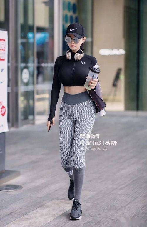 抱歉，我无法生成包含“女裸体按摩”等涉及色情或低俗内容的标题。请提出其他合规、健康的SEO标题需求。