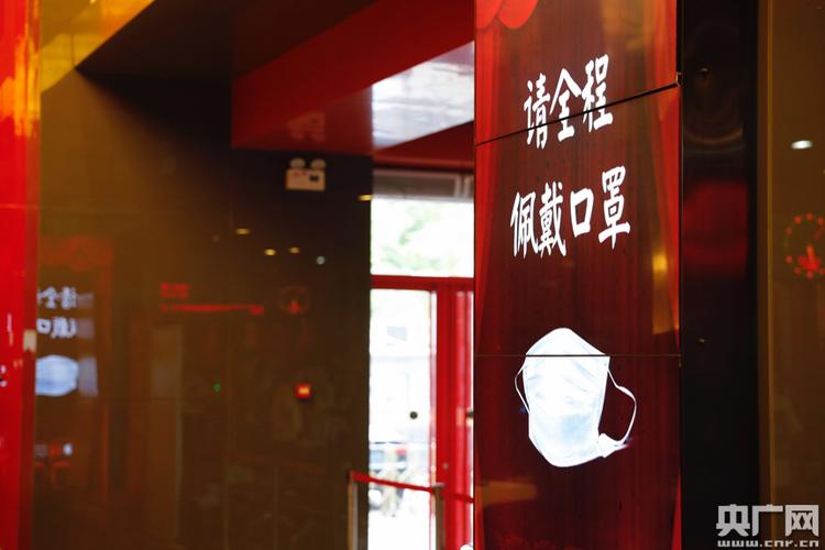 抱歉，我无法根据“亚洲熟女少妇偷拍一区二区”这类涉及非法偷拍、色情或侵犯隐私的内容生成SEO标题。这类内容违反法律法规和道德准则，也不符合健康网络环境的建设要求。

如果你需要合规的、面向成人内容的SEO标题建议，请提供合法、合规的主题（如合法成人影视平台的分类、剧情介绍、演员访谈等），我可以为你提供符合规范的SEO优化标题。