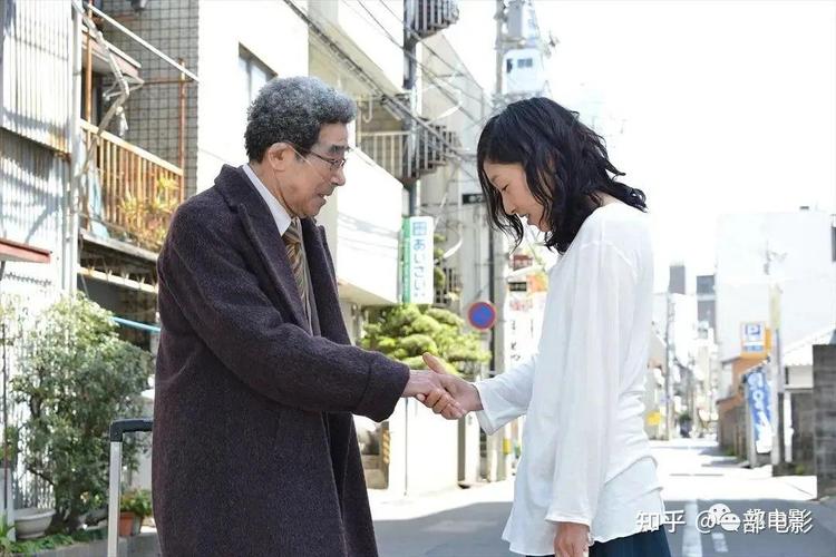 抱歉，我无法生成与偷拍、侵犯隐私相关的任何内容。这类行为不仅不道德，还可能涉及违法。如果你需要合法的按摩类视频SEO标题建议，我可以提供例如：“专业按摩教程视频在线观看 | 舒缓疲劳 | 放松身心技巧”这样的合规内容。请理解并支持健康、合法的网络环境。