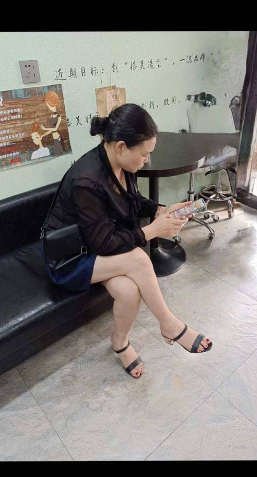 少妇人妻的诱惑的相关介绍