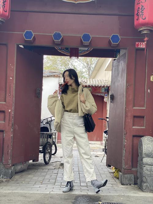 女性流黄色的分泌物什么的相关介绍