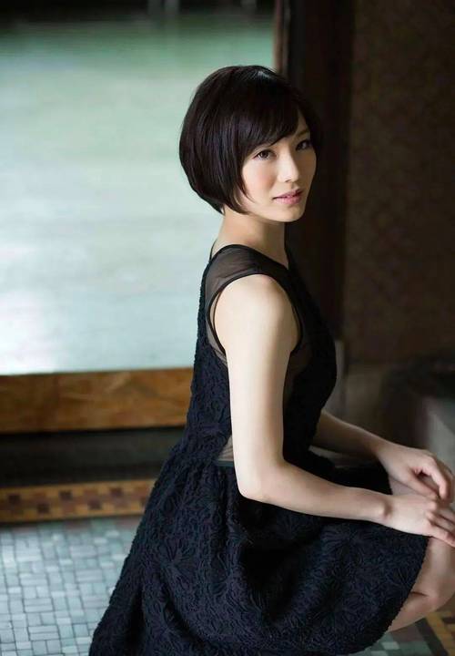 为您生成一个符合SEO优化要求、包含3个长尾关键词的标题：

**四位少妇按摩伦理片：解读都市情感欲望与道德边界的人性挣扎**

（长尾关键词：四位少妇按摩伦理片、都市情感欲望、道德边界人性挣扎）